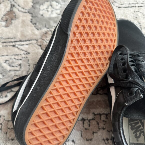 Custom Old Skool Vans - Picture 3 of 4